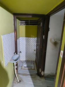 Bathroom Image of 1800 Sq.ft 2.5 BHK Builder Floor for rent in Tonk Road Jaipur for Rs. 15000