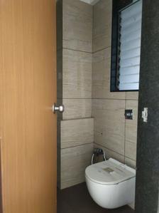 Common Bathroom Image of 700 Sq.ft 2 BHK Apartment / Flat for sale in 34 Park Estate, Goregaon West Mumbai for Rs. 18500000