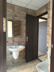 Common Bathroom Image of 2385 Sq.ft 4 BHK Apartment / Flat for rent in Rishabh Cloud 9 Towers, Vaishali Ghaziabad for Rs. 45000