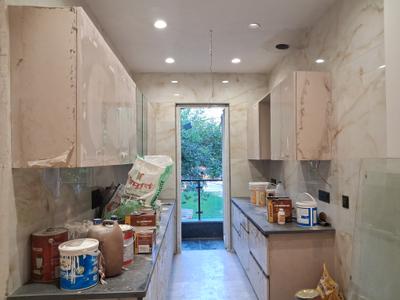 Kitchen Image of 900 Sq.ft 3 BHK Builder Floor for sale in Paschim Vihar New Delhi for Rs. 18000000