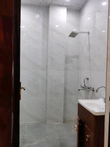Common Bathroom Image of 1150 Sq.ft 3 BHK Builder Floor for sale in Sky Homes, Indirapuram Ghaziabad for Rs. 10500000