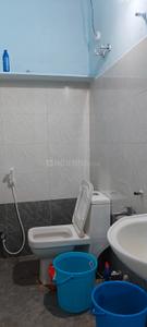 Bathroom Image of 550 Sq.ft 1 BHK Apartment / Flat for rent in Jubilee Hills Hyderabad for Rs. 20000