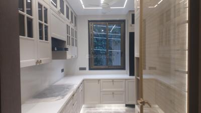 Kitchen Image of 2016 Sq.ft 3 BHK Builder Floor for sale in  RWA Defence Colony Block A, Defence Colony New Delhi for Rs. 115000000