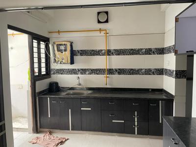 Kitchen Image of 1550 Sq.ft 3 BHK Apartment / Flat for rent in Chanakyapuri Ahmedabad for Rs. 40000