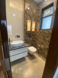 Bathroom Image of 900 Sq.ft 2 BHK Independent House for rent in Subhash Nagar New Delhi for Rs. 38500