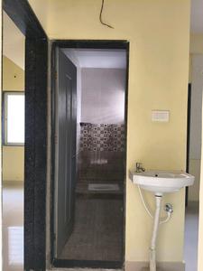 Common Bathroom Image of 450 Sq.ft 1 BHK Apartment / Flat for rent in Marunji Pune for Rs. 12000