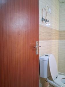 Common Bathroom Image of 1294 Sq.ft 3 BHK Apartment / Flat for sale in Supertech Ecociti, Sector 137 Noida for Rs. 13500000