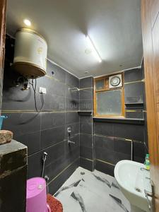 Bathroom Image of 600 Sq.ft 1 BHK Builder Floor for rent in Chhattarpur New Delhi for Rs. 12600