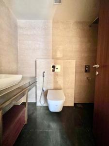 Bathroom Image of 1000 Sq.ft 2 BHK Apartment / Flat for sale in Lodha Sterling, Thane West Thane for Rs. 18999999