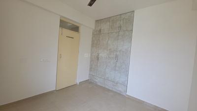 Bedroom Image of 600 Sq.ft 2 BHK Apartment / Flat for rent in ROF Aalayas 1, Sector 102 Gurgaon for Rs. 15500