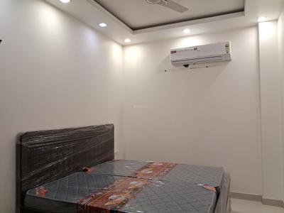 Bedroom Image of 900 Sq.ft 3 BHK Builder Floor for rent in Ranjeet Nagar New Delhi for Rs. 42000