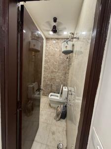 Bathroom Image of 450 Sq.ft 1 BHK Apartment / Flat for rent in Lajpat Nagar New Delhi for Rs. 30000