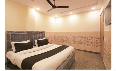 Bedroom Image of Crown in in Haiderpur, New Delhi
