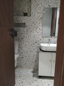 Common Bathroom Image of 1200 Sq.ft 3 BHK Apartment / Flat for rent in Rajpur Khurd Extension New Delhi for Rs. 28000
