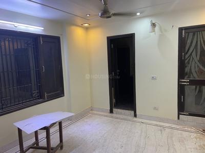 Bedroom Image of 1500 Sq.ft 3 BHK Builder Floor for rent in Kailash Colony New Delhi for Rs. 100000