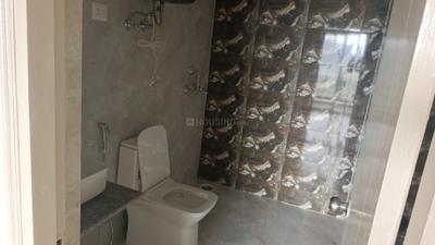 Image of 1105 Sq.ft 2 BHK Apartment / Flat for rent in Fragrance Homes, Siddharth Vihar, Ghaziabad for Rs. 24000