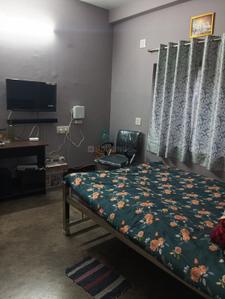 Bedroom Image of 400 Sq.ft 1 BHK Apartment / Flat for rent in Beliaghata Kolkata for Rs. 16000