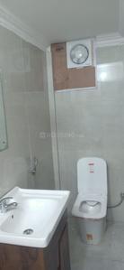 Bathroom Image of 600 Sq.ft 1 BHK Apartment / Flat for rent in Kaveri Apartments, Vasant Kunj New Delhi for Rs. 29500