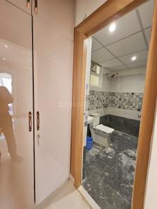 Bathroom Image of 2000 Sq.ft 3 BHK Apartment / Flat for rent in Vrindavan Yojana Lucknow for Rs. 22000