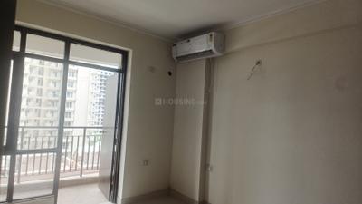 Bedroom Image of 1550 Sq.ft 3 BHK Apartment / Flat for rent in Cosmos Express 99, Sector 99 Gurgaon for Rs. 27500