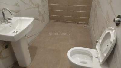 Bathroom Image of 1500 Sq.ft 2 BHK Builder Floor for rent in Ranjit Avenue Amritsar for Rs. 21000