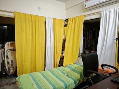 Bedroom Image of 850 Sq.ft 2 BHK Apartment / Flat for rent in Naktala Kolkata for Rs. 12500