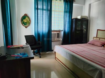 Bedroom Image of 1950 Sq.ft 3 BHK Apartment / Flat for rent in Swaraj Homes Ramprastha Max City, Vaishali Ghaziabad for Rs. 45000