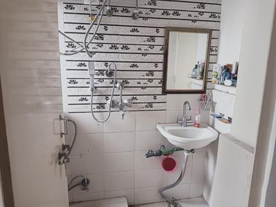 Bathroom Image of 1100 Sq.ft 3 BHK Apartment / Flat for sale in Conscient Habitat 78, Sector 78 Faridabad for Rs. 6500000