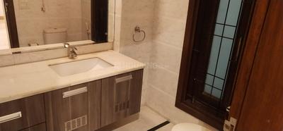 Bathroom Image of 1400 Sq.ft 3 BHK Builder Floor for rent in Vasant Kunj New Delhi for Rs. 60000