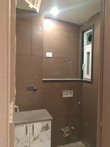 Common Bathroom One Image of 600 Sq.ft 2 BHK Builder Floor for rent in Dwarka Mor New Delhi for Rs. 18000