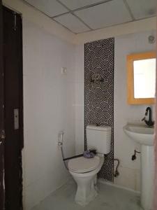 Common Bathroom Image of 1045 Sq.ft 2 BHK Apartment / Flat for sale in Paramount Floraville, Sector 137 Noida for Rs. 11500000