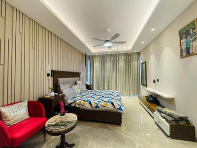 Bedroom Image of 2700 Sq.ft 4 BHK Builder Floor for sale in DLF Phase 2 Gurgaon for Rs. 47000000