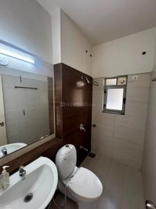 Bathroom Image of 1815 Sq.ft 3 BHK Apartment / Flat for rent in Adani Meadows Phase 1 Tower A B &amp; C, Shantigram Ahmedabad for Rs. 38500