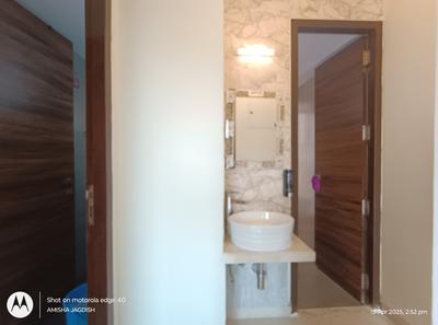 Bathroom Image of 1300 Sq.ft 2 BHK Apartment / Flat for sale in Juhi Greens, Seawoods Navi Mumbai for Rs. 25000000