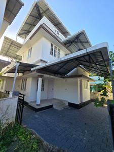 Image of 1100 Sq.ft 3 BHK Independent House for sale in Alangad, Kochi for Rs. 3200000