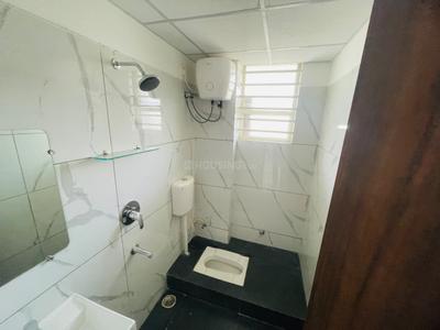 Bathroom Image of 1650 Sq.ft 3 BHK Apartment / Flat for rent in Mantra Orchard Heights, Bawadiya Kalan Bhopal for Rs. 30000