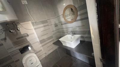Image of 2000 Sq.ft 3 BHK Apartment / Flat for rent in Prestige Acropolis, Adugodi, Bengaluru for Rs. 120000