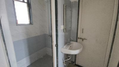 Bathroom Image of 600 Sq.ft 1 BHK Apartment / Flat for rent in Sector 14 Dwarka New Delhi for Rs. 28000