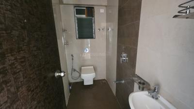 Bathroom Image of 650 Sq.ft 1 BHK Apartment / Flat for rent in Mazgaon Mumbai for Rs. 60000