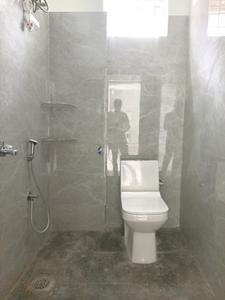 Common Bathroom Image of 1350 Sq.ft 3 BHK Apartment / Flat for rent in K R Puram Bengaluru for Rs. 39000