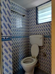 Bathroom Image of 731 Sq.ft 2 BHK Apartment / Flat for sale in Keshtopur Kolkata for Rs. 2900000