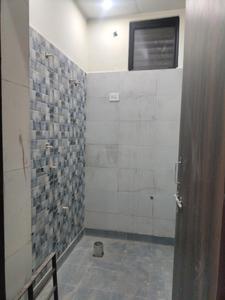 Common Bathroom Image of 650 Sq.ft 1 BHK Apartment / Flat for sale in Kambakshpur Noida for Rs. 2184400