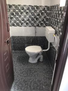 Bathroom Image of 700 Sq.ft 1 BHK Independent House for rent in Hyder Nagar Hyderabad for Rs. 14500