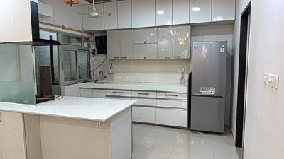 Kitchen Image of 1350 Sq.ft 2.5 BHK Apartment / Flat for rent in Adani The Meadows, Shantigram Ahmedabad for Rs. 38000