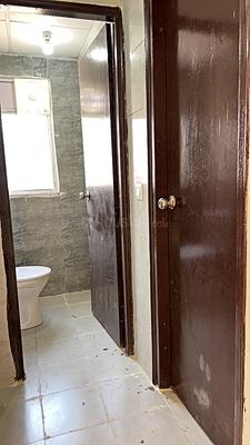 Bathroom Image of 585 Sq.ft 1 BHK Apartment / Flat for rent in Amrapali Dream Valley 2, Noida Extension Greater Noida for Rs. 17000