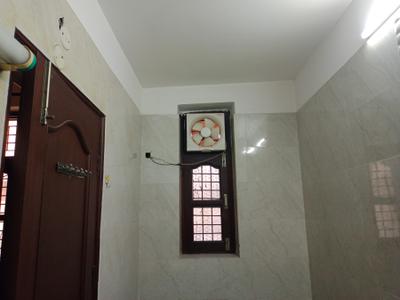 Image of 1600 Sq.ft 2 BHK Builder Floor for rent in Sector 14, Gurgaon for Rs. 35000