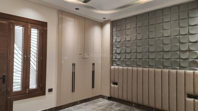 Bedroom Image of 2300 Sq.ft 4 BHK Builder Floor for sale in Kaushambi Ghaziabad for Rs. 34500000