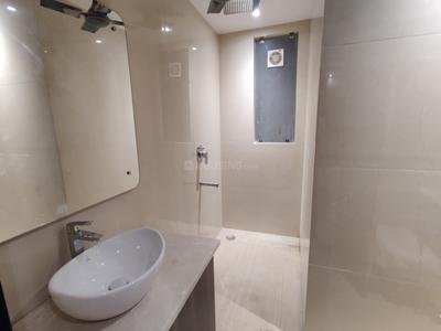 Image of 1620 Sq.ft 3 BHK Builder Floor for sale in Anand Vihar, New Delhi for Rs. 40000000