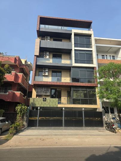 Sector 25, DLF Phase 2 Main Image 1