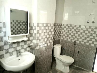 Bathroom Image of 1100 Sq.ft 2 BHK Apartment / Flat for rent in Diamond Sukrit Apartments, Vrindavan Yojana Lucknow for Rs. 18000